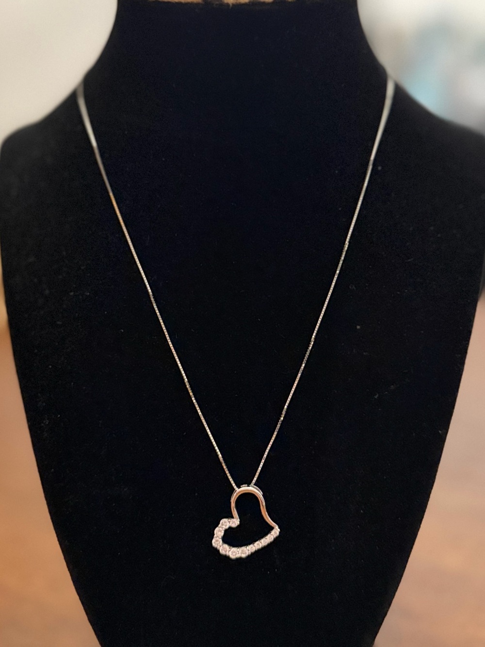 14K Gold Diamond Heart Pendant Necklace 16.5” – Marked 14K H